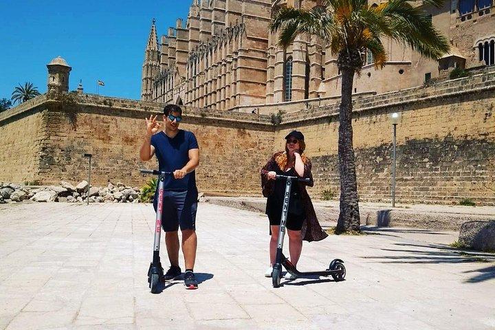 Tour di 1 ora in scooter elettrico a Palma