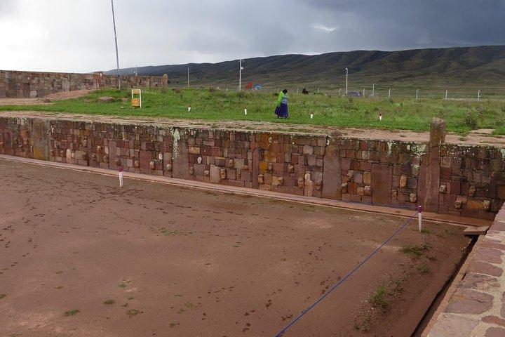 Tour in Tiwanaku Archaeological Ruins