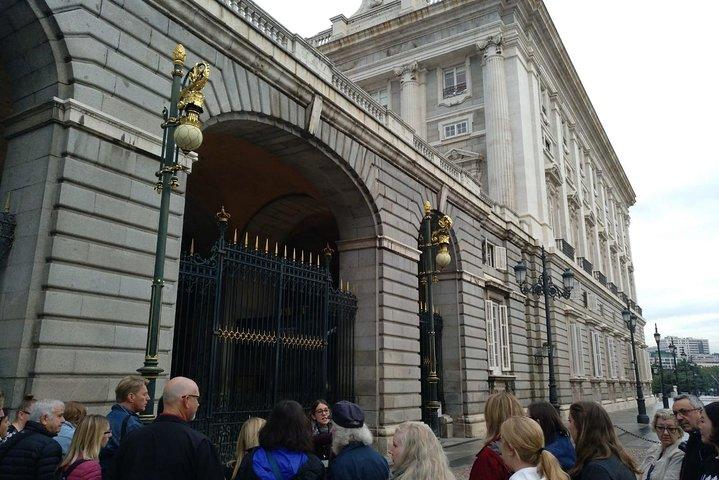 Visite privée du Palais royal de Madrid avec billet coupe file