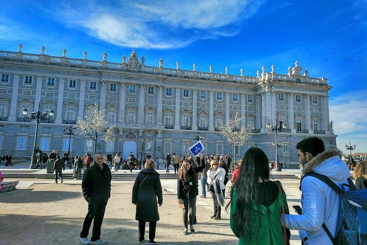 Visite privée du Palais royal de Madrid avec billet coupe file