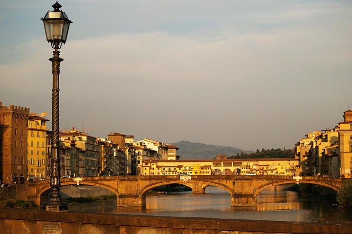 Firenze River Cruise på en traditionel barchetto