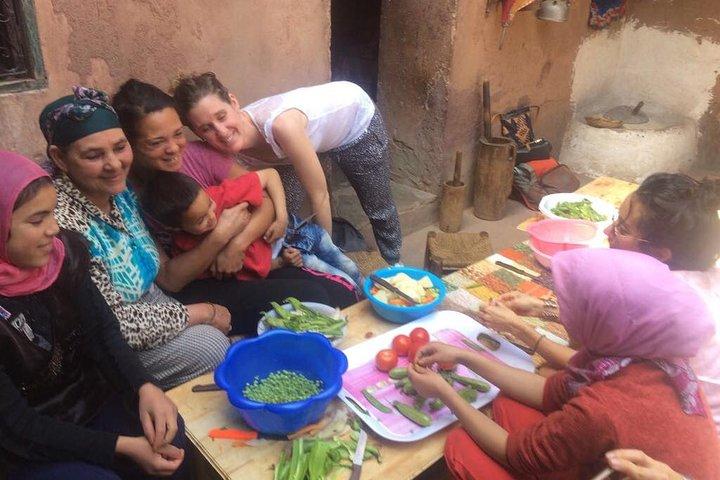 Atlas Mtで本物のBerber Familyと一緒にクッキングコース