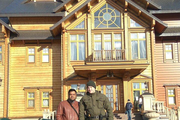 プライベートガイド付きMezhyhiryaツアー（Yanukovych Residence、汚職博物館）