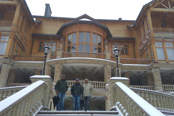 プライベートガイド付きMezhyhiryaツアー（Yanukovych Residence、汚職博物館）