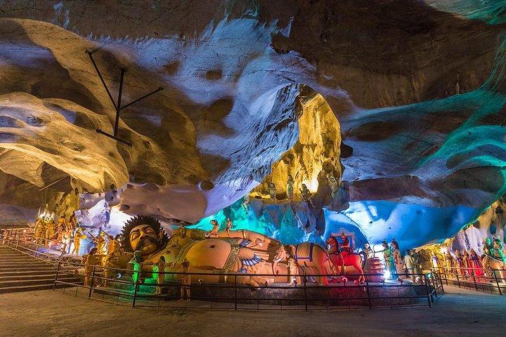 Visite des grottes de Batu