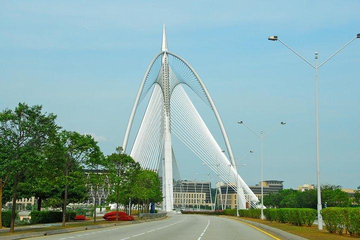 マレーシアの行政首都プトラジャヤ市内ツアー