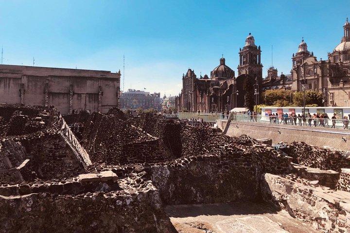 メキシコシティ歴史地区のプライベートウォーキングツアー宝石
