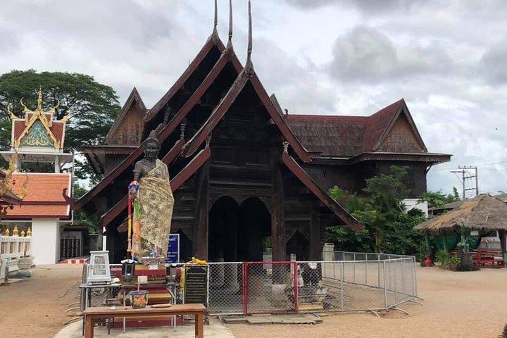 ランパーン寺院チェンマイ発プライベートツアー