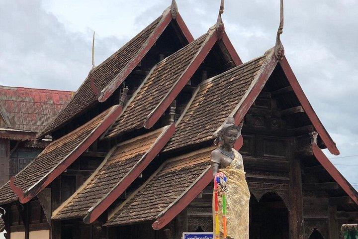ランパーン寺院チェンマイ発プライベートツアー