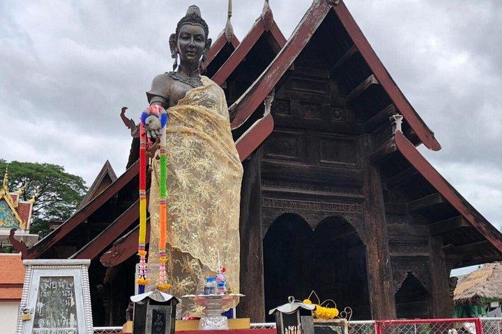 ランパーン寺院チェンマイ発プライベートツアー