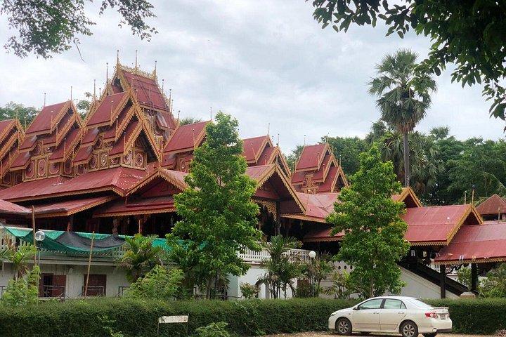 ランパーン寺院チェンマイ発プライベートツアー