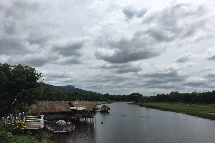 ランパーン寺院チェンマイ発プライベートツアー