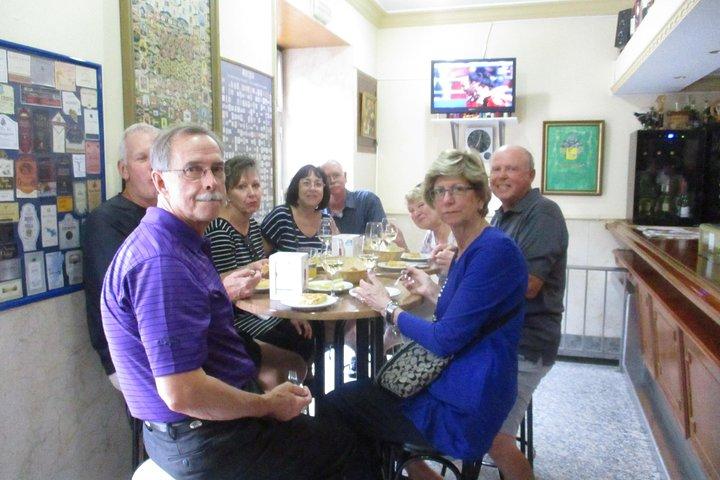 Tour de tapas e historia que termina con churros con chocolate