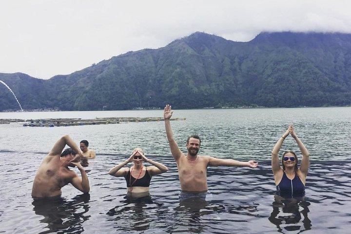 バトゥール山日の出ハイキングと温泉（プライベート＆オールインクルーシブ）