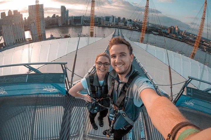 O2アリーナに登り、ロンドンの主要観光スポットウォーキングツアーを見る