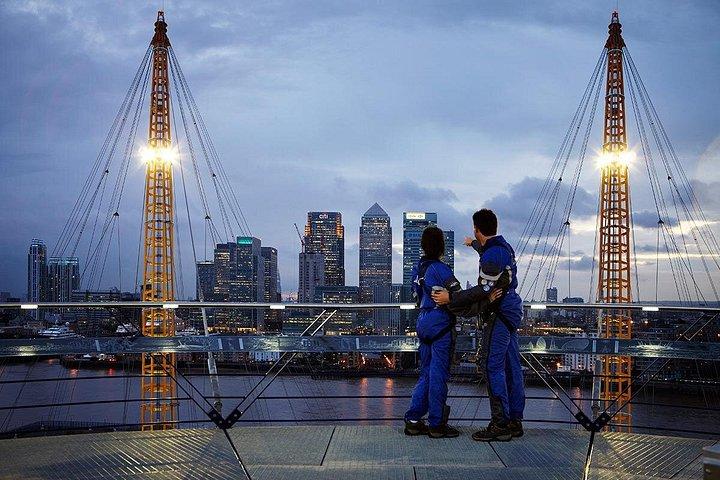 O2アリーナに登り、ロンドンの主要観光スポットウォーキングツアーを見る