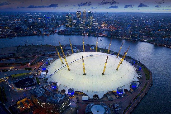 O2アリーナに登り、ロンドンの主要観光スポットウォーキングツアーを見る