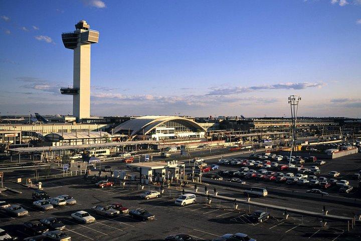 JFK空港からニューヨークのホテルまでの専用送迎サービスを1時間ごとに提供します。