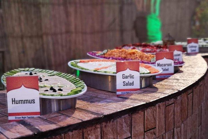 ドバイ赤砂丘砂漠サファリ：BBQ、プレミアムキャンプ＆5つのライブショー