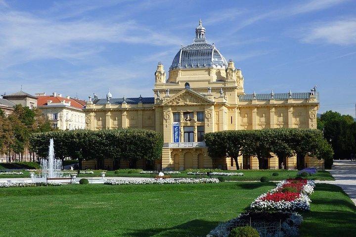 Privévervoer van Zadar naar Zagreb met 2 uur sightseeing