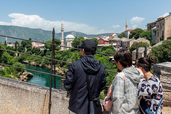 Dagsutflykt till Mostar och Kravice (engelska-spanska)