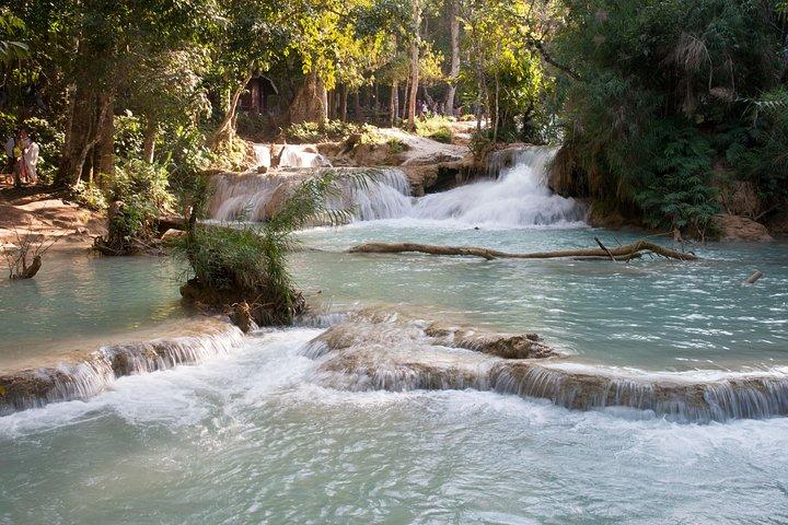 Excursão pela cidade de Luang Prabang e cachoeiras de Kuang Si
