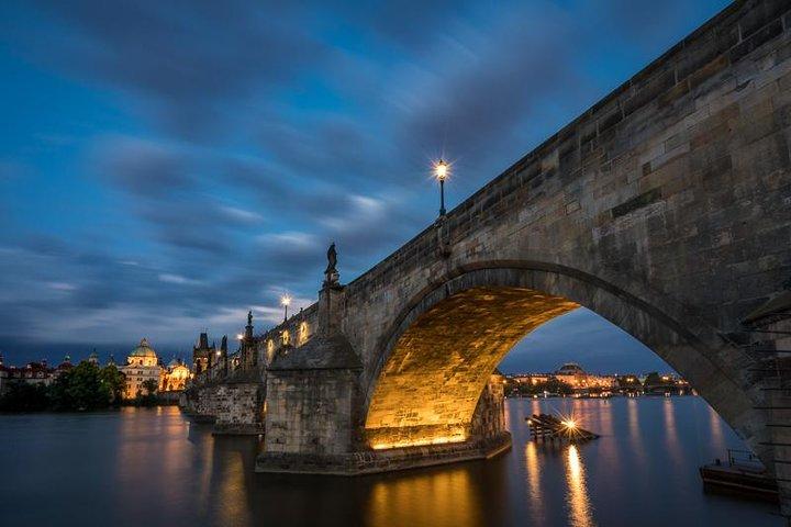 Liten gruppvandring fotvandring i Prag