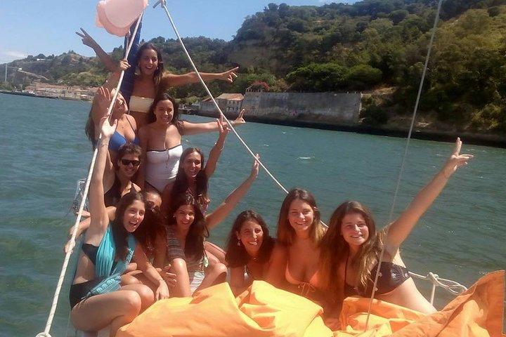 PRIVATE BOAT TOUR Lisbon