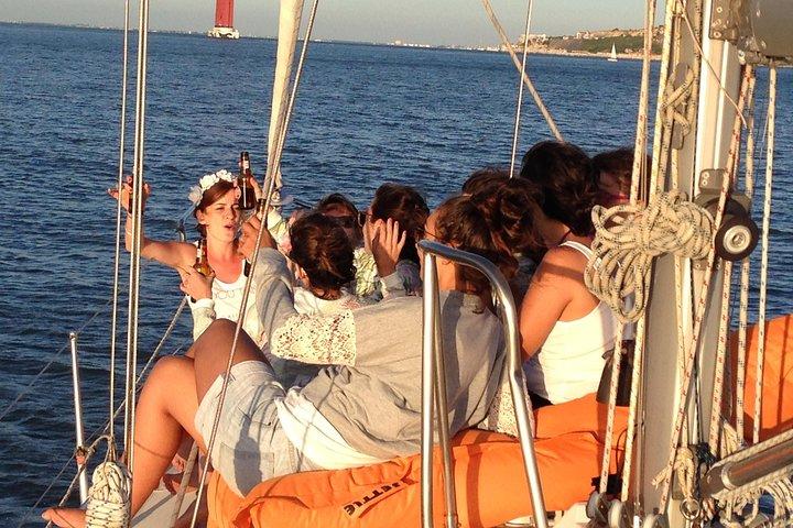 PRIVATE BOAT TOUR Lisbon