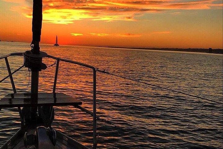 PRIVATE BOAT TOUR Lisbon