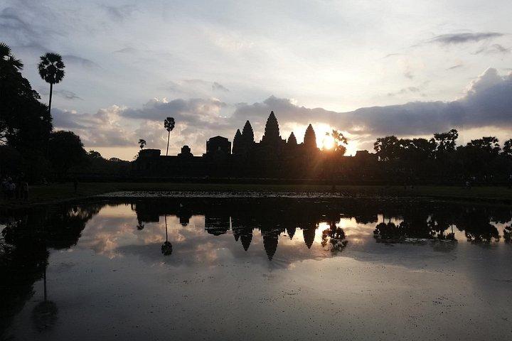 Sunrise Angkor Wat Shared Tour with pickup from your hotel