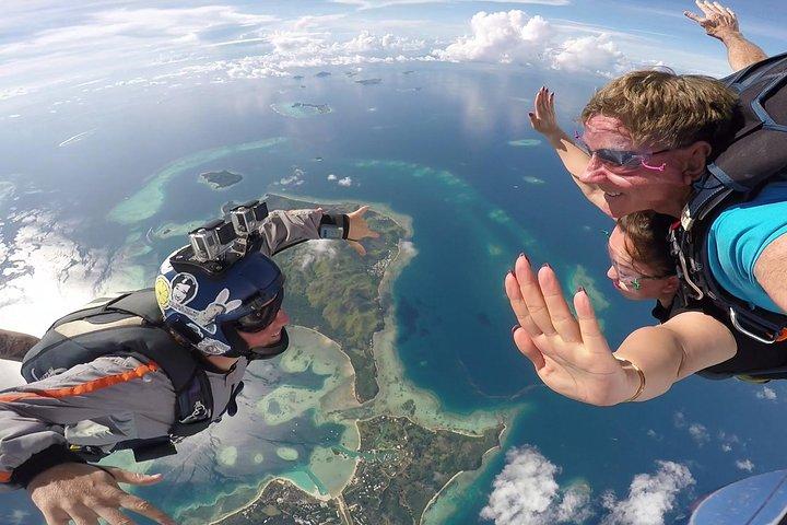 Skydive Fiji Legend 13000ft Tandem Jump (60 sekunder fritt fall)