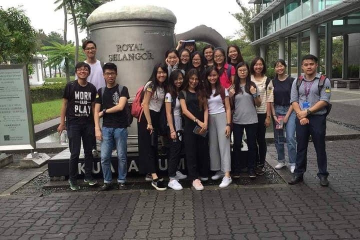 Kuala Lumpur Suburbs and Batu Caves Tour