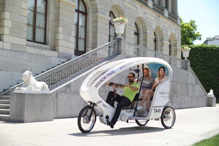 タクシーバイクによるジュネーブのハイライトツアー