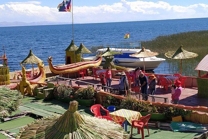 コパカバーナとイスラ デル ソル。 1泊2日。スペイン語ガイド。プライベートツアー。最小 2 PPL