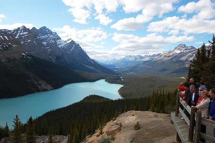 Western Trails - One Way Vancouver til Calgary Rockies Bus Tour