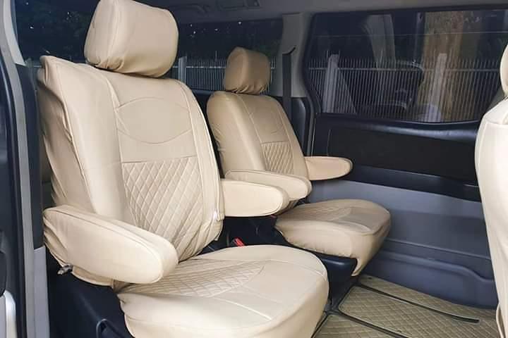 英語を話すドライバーとのゴールデンロックデイリターンツアー