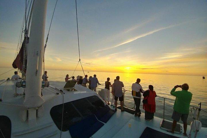 Tour de croisière au coucher du soleil