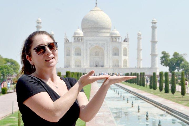 Private Agra Day Tour Including Taj Mahal nd Agra Fort from Delhi