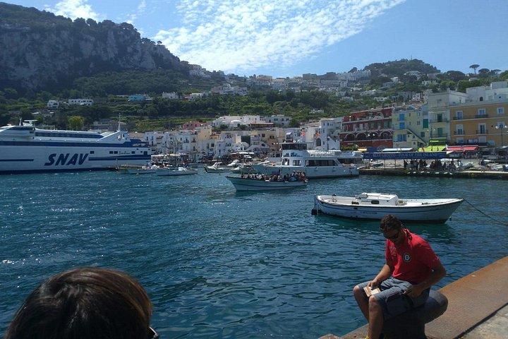Insel Capri und Blaue Grotte aus Sorrent oder Positano oder Amalfi oder Salerno
