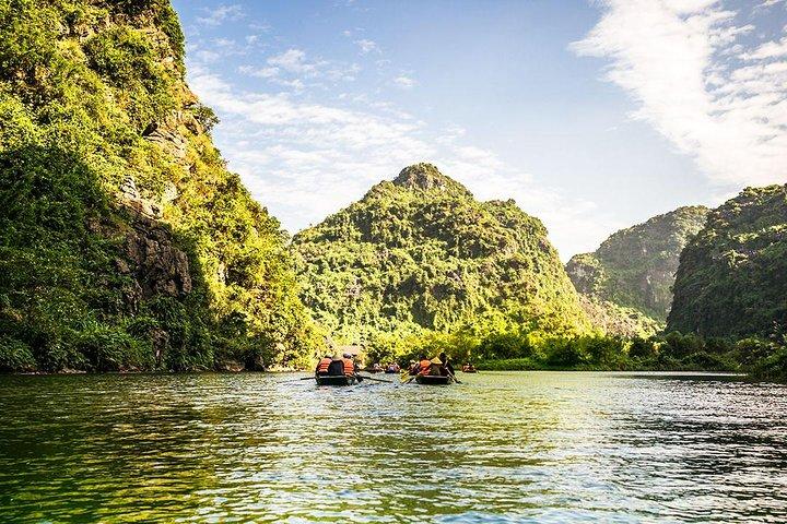 ハノイから：人気の観光地トラン・アン＆ホア・ル・ワンダーフル風景