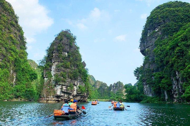 ハノイから：人気の観光地トラン・アン＆ホア・ル・ワンダーフル風景