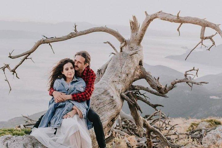 アテネの地元の写真家とのプライベートフォトセッション