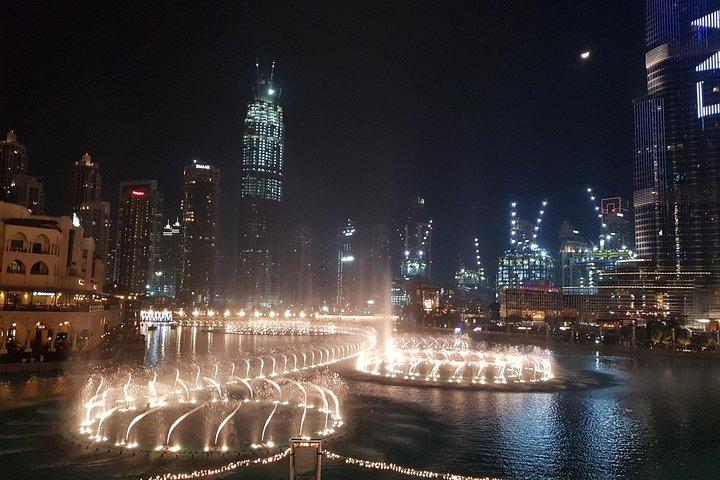 Burj Khalifaチケットで夜のドバイシティツアー
