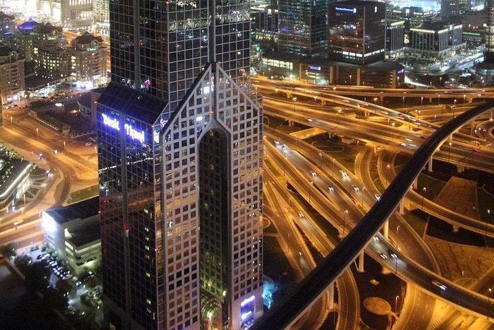 Burj Khalifaチケットで夜のドバイシティツアー