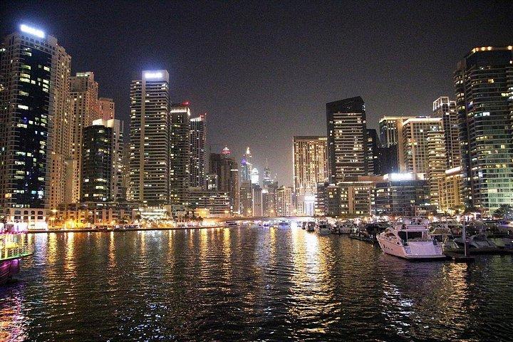 Burj Khalifaチケットで夜のドバイシティツアー