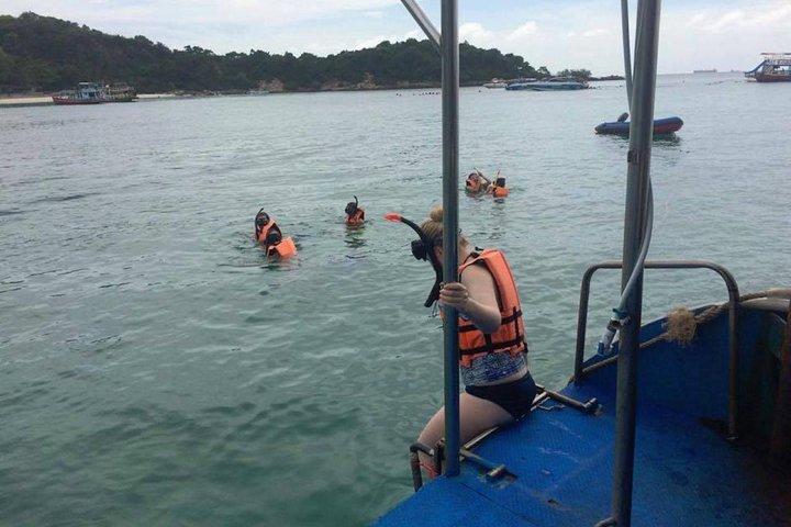 パタヤ PADI 初心者向けスキューバ ダイビング 1 回のダイビング深度 6 メートルとシュノーケリング )