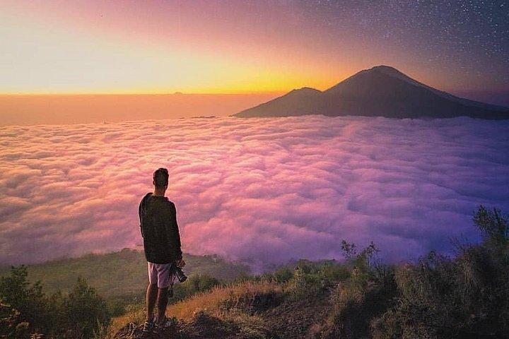 日の出トレッキング/ハイキング バトゥール山プライベート＆天然温泉
