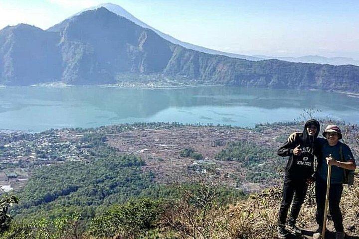 日の出トレッキング/ハイキング バトゥール山プライベート＆天然温泉