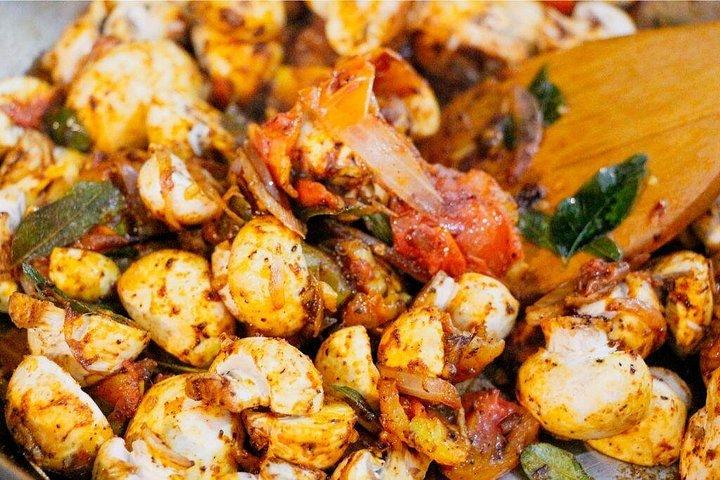 コロンボの地元の家庭で味わう伝統的なスリランカ料理